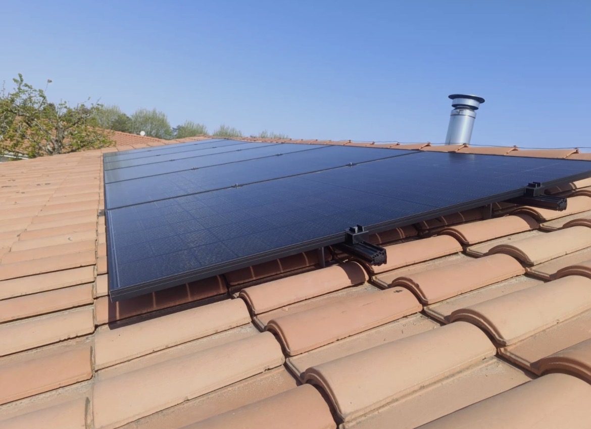 Maison résidentielle panneaux solaires