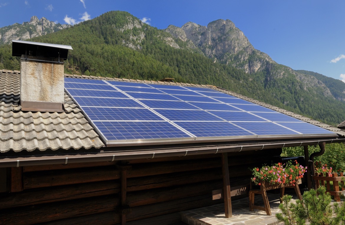 Chalet villa panneaux solaires